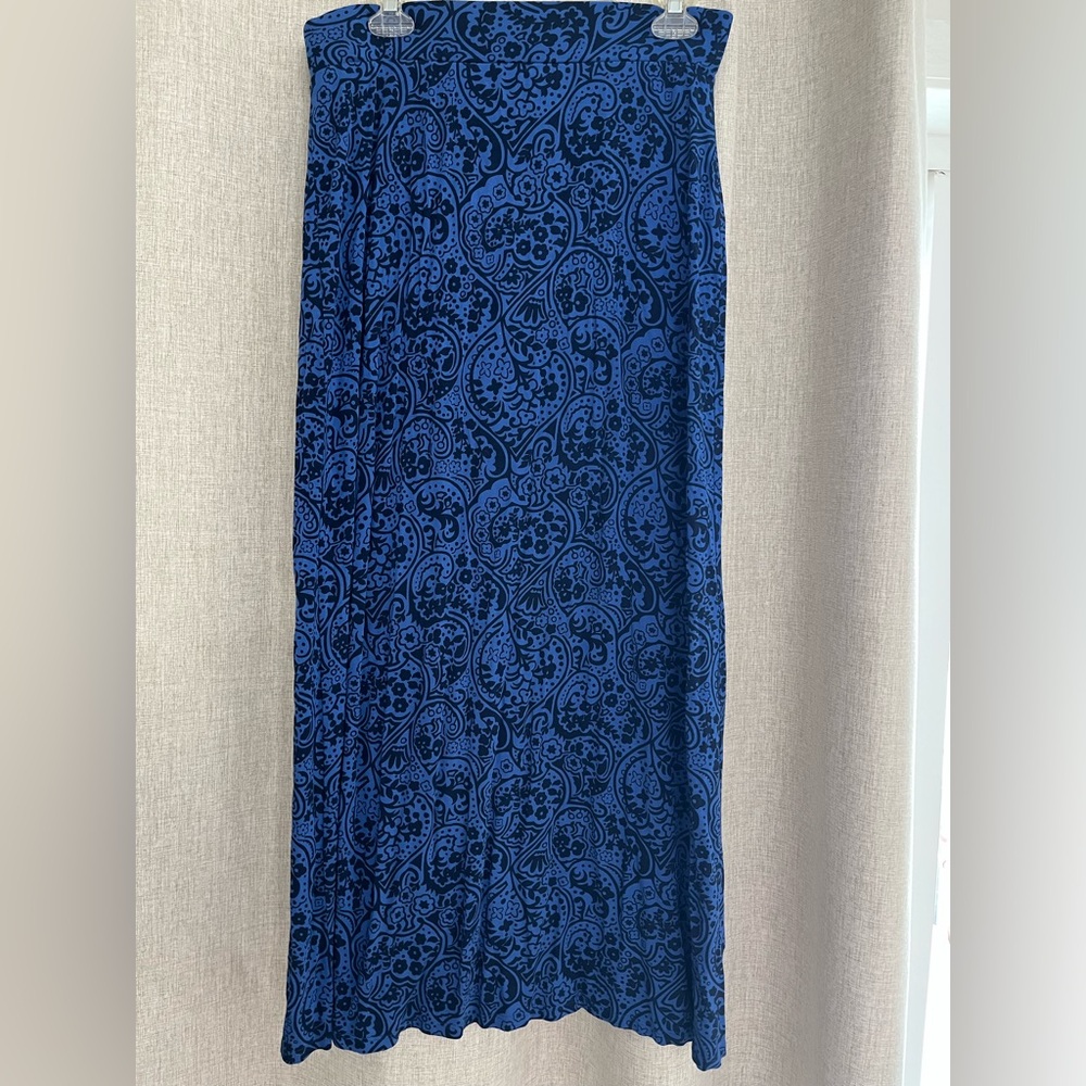 Elegant Blue Patterned Skirt